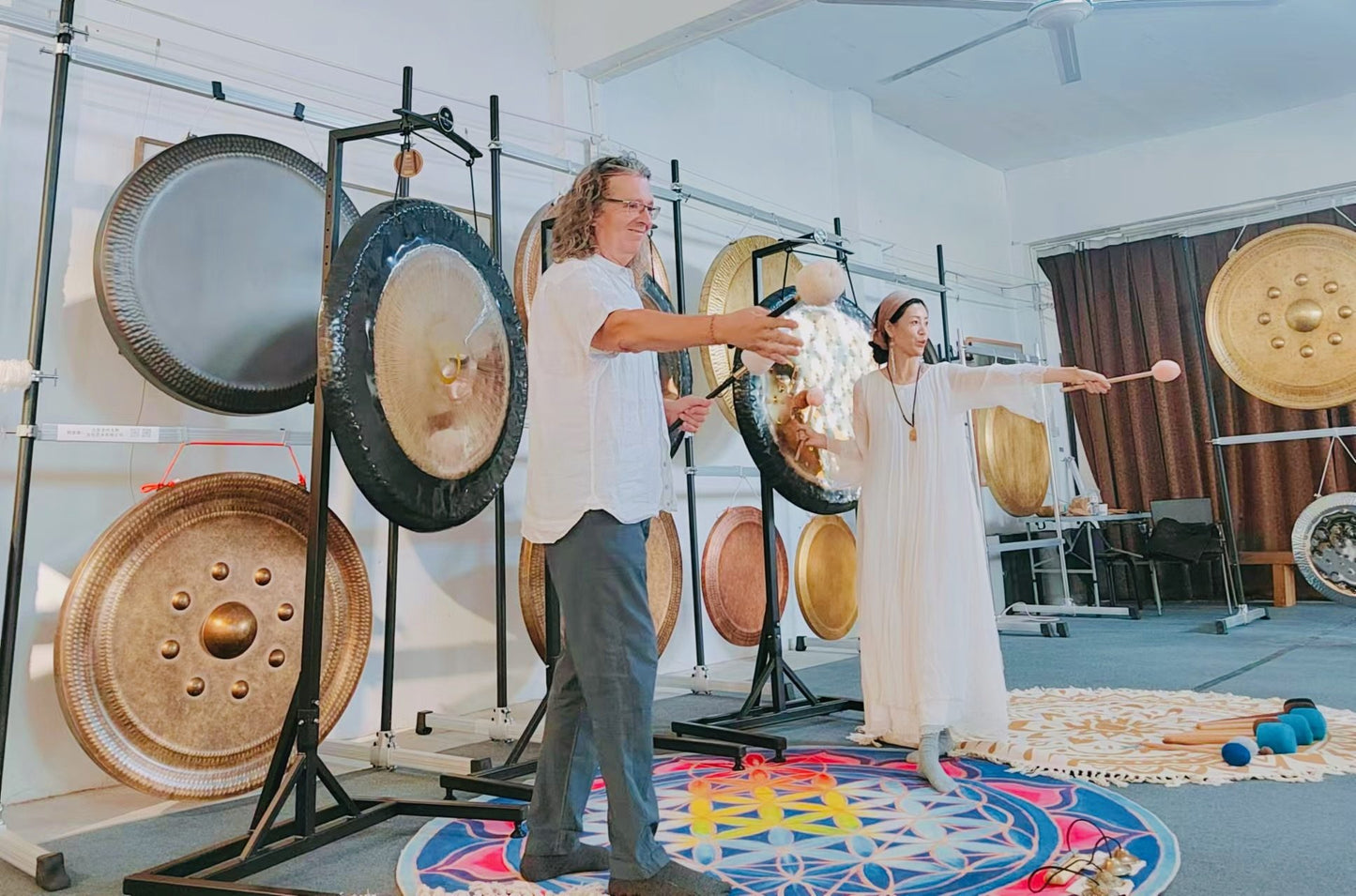 Jens Zygar duo gong playing