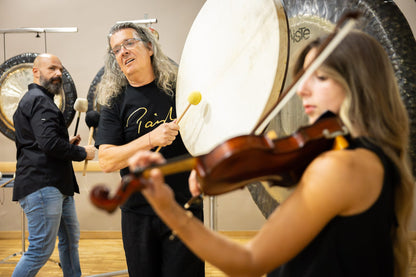 Jens Zygar performing with ensemble